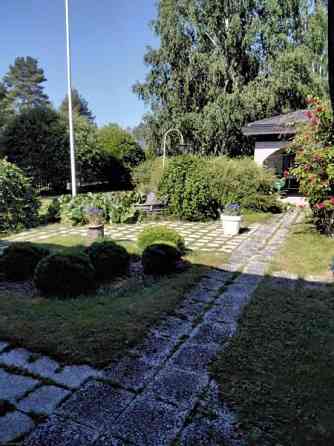 5h + k + s sekä yrityskäytössä olleet tilat (myymä  Zaporiz'ka Oblast'