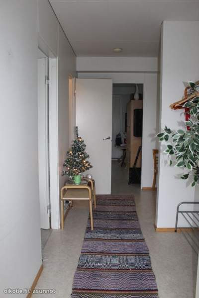 3h + k +2 tilavaa vaatehuonetta  Kemin - valokuva 1