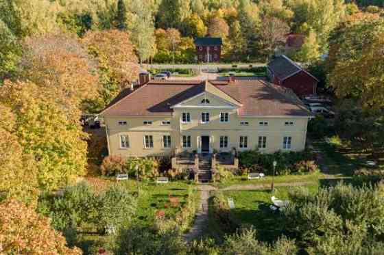 10h + 2k + kph + 4wc + terassi + ullakko  Sarov