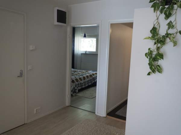 2 makuuhuonetta, kylpyhuone, eteinen, olohuone, ke  Рованиеми - изображение 5