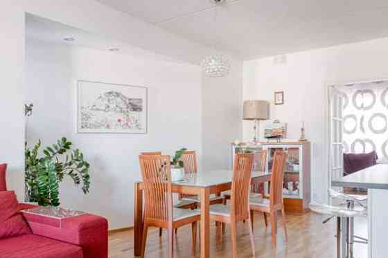 4h + avok + s + khh + 2 * wc + 2 * las.parv.  Helsinki