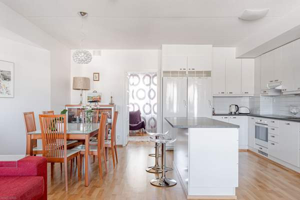 4h + avok + s + khh + 2 * wc + 2 * las.parv.  Helsinki – foto 4