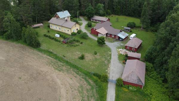 Päätalo 4h + khh + kph + s + wc ja Vierastalo 3h +  Mänttä-Vilppula – foto 2