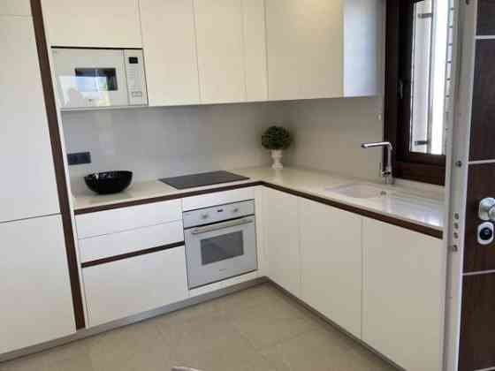 2mh+ olohuone /keittiö 2 kph 2 terassia  Torrevieja