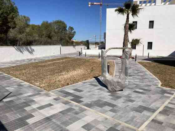 2mh+ olohuone /keittiö 2 kph 2 terassia  Torrevieja