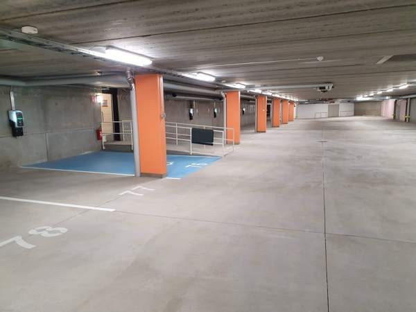 Autohalliosake  Helsinki - photo 2