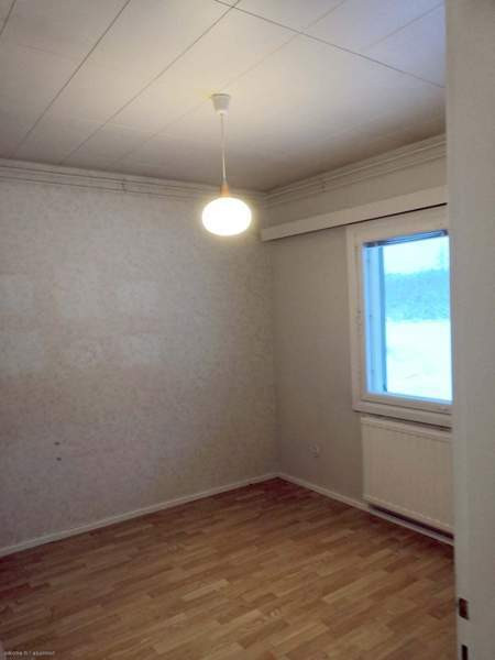 3h + k + ruokatila + oh + vh + wc + s + iso at + v  Juuka – foto 4