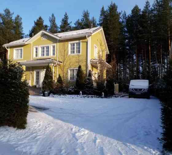 6 h, keittiö, kh+sauna, 2 x wc ja khh  Maentsaelae