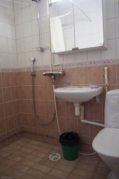 2h + k + kh + et + lasitettu parveke + AUTOTALLI m  Jaemsae - valokuva 6