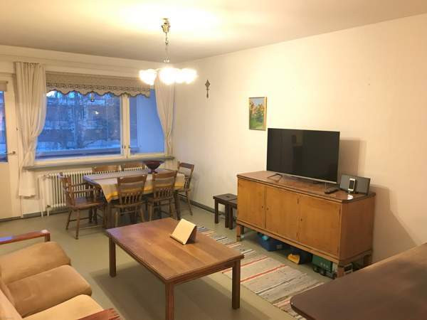 2h + k + kh + et + lasitettu parveke + AUTOTALLI m  Jaemsae - valokuva 1