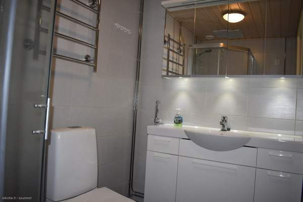 2H + K + P + et + kph + komerot + varastot  Tampere - photo 2