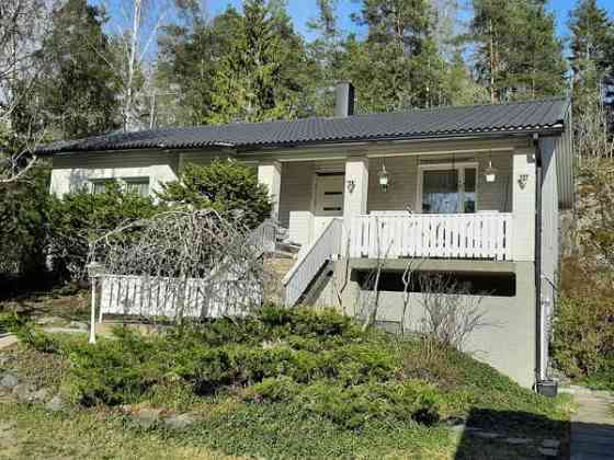 3h+k+s+khh+kellari/varasto+ullakko+kahden  auton t  Espoo