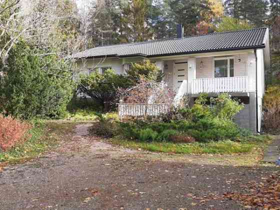 3h+k+s+khh+kellari/varasto+ullakko+kahden  auton t  Espoo