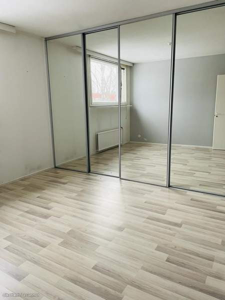 4h + k + wc + kph + parveke  Hyvinkää - valokuva 8