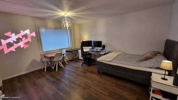 1h  Vantaa - valokuva 1