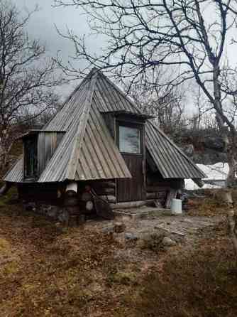 20h + k USEITA ERILLISIÄ RAKENNUKSIA 7 KPL  Enontekiö