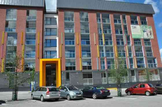 2h+avokt+kph+10 m2 iso lasitettu parveke  Vantaa