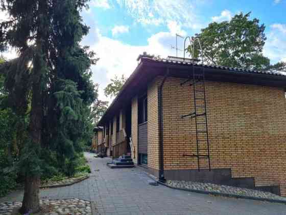 5 huonetta, ruokailutila, sauna, kylpyhuone, 2 x W  Helsinki