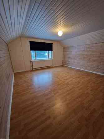 3h +keittiö, sauna sekä 140m2 yhtenäistä varastoti  Joroinen