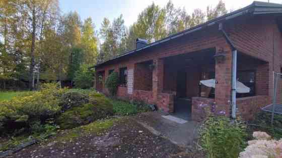 OKT: 3 h, k, s, terassi, autotalli. Pihamökki: ete  Ruokolahti