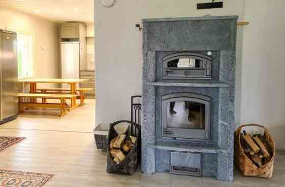 Avokeittiö, olohuone, halli, eteinen, sauna, pesuh  Kannonkoski