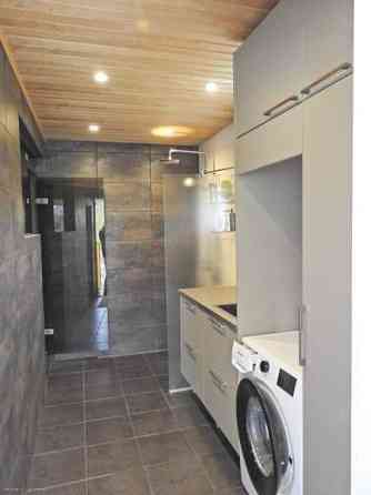 Avokeittiö, olohuone, halli, eteinen, sauna, pesuh  Kannonkoski