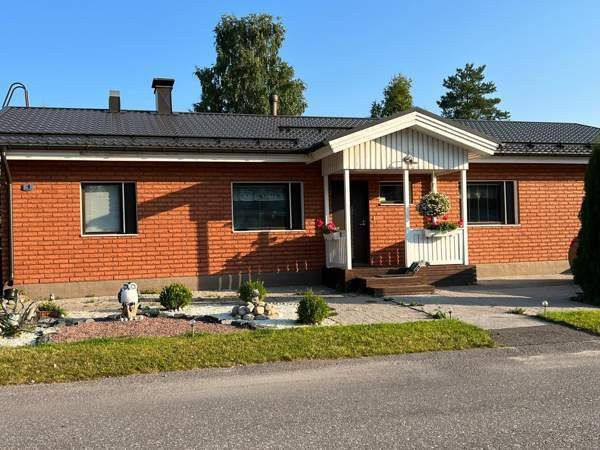 5h + k + vh + s + 2wc + khh + at  Pieksämäki - valokuva 1