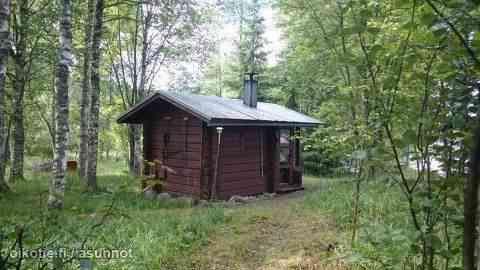 2h+k+eteinen, tupa, 2 aittaa  Kuopio