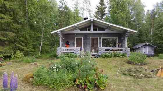 Olohuone, keittonurkaus, nukkumaparvi. Aitassa (pi  Tohmajärvi