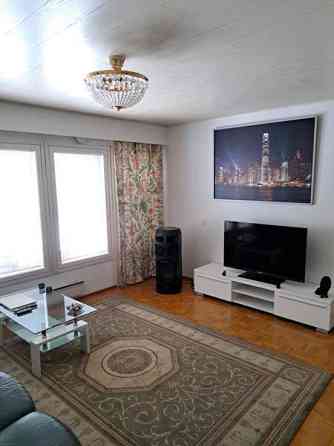 4h + k + s + khh + autotalli + 2 wc + iso piha  Helsinki