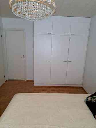 4h + k + s + khh + autotalli + 2 wc + iso piha  Helsinki