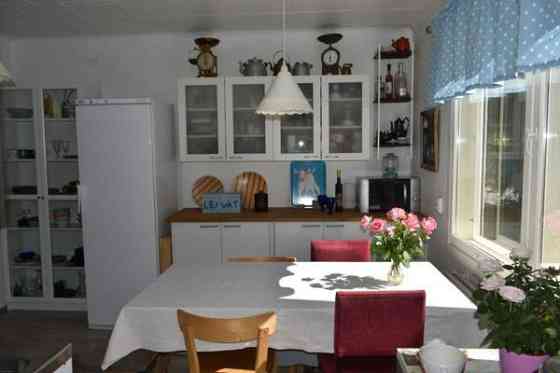 4-6 h, k, vh, 2 wc, eteinen, kuisti, yläkerran aul  Joutsa