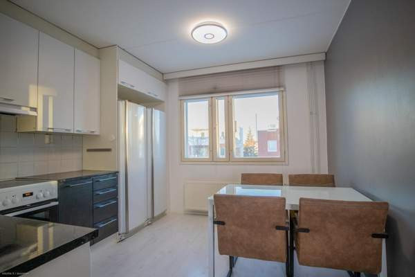 2h + k + kph + lasitettu parveke  Vantaa - valokuva 5