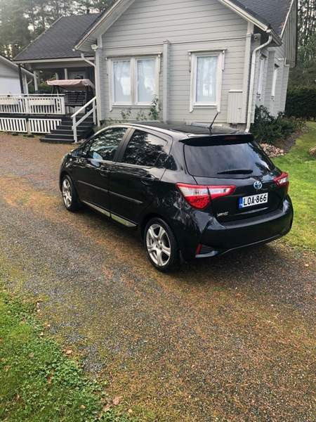 Toyota Yaris Turtkul - valokuva 2