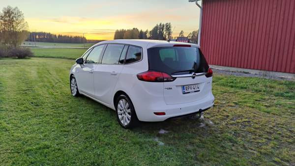 Opel Zafira Tourer Töysä - valokuva 3