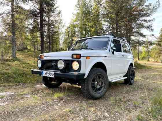 Lada Niva Лон-ле-Сонье