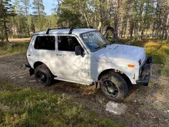 Lada Niva Лон-ле-Сонье