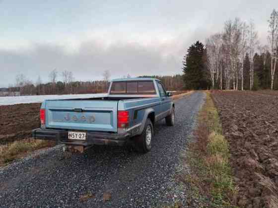 Jeep Comanche Maaninka