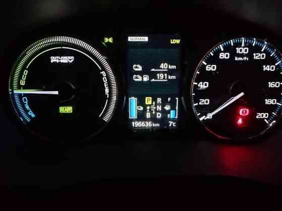 Mitsubishi Outlander PHEV Хямеэнлинна