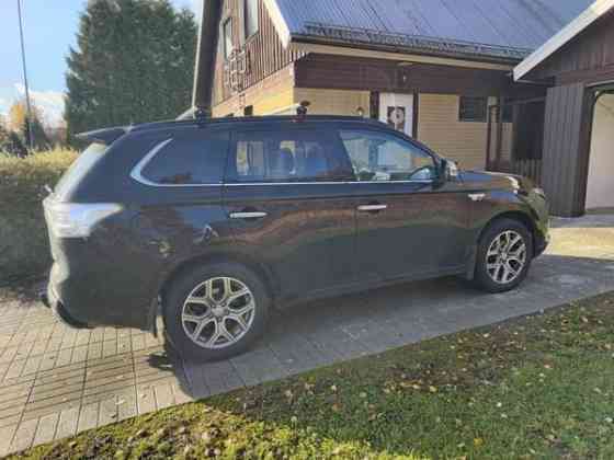Mitsubishi Outlander PHEV Хямеэнлинна