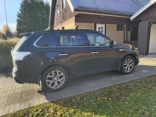 Mitsubishi Outlander PHEV Haemeenlinna - photo 3