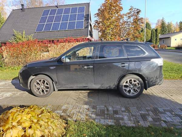 Mitsubishi Outlander PHEV Haemeenlinna - photo 4