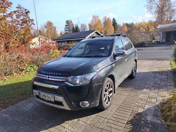 Mitsubishi Outlander PHEV Haemeenlinna - photo 1