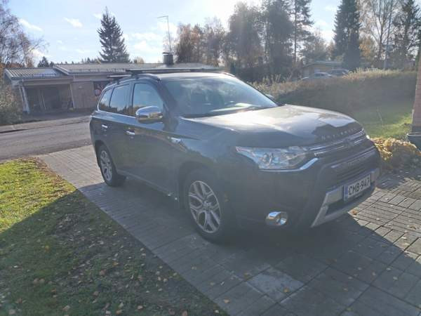 Mitsubishi Outlander PHEV Haemeenlinna - photo 2
