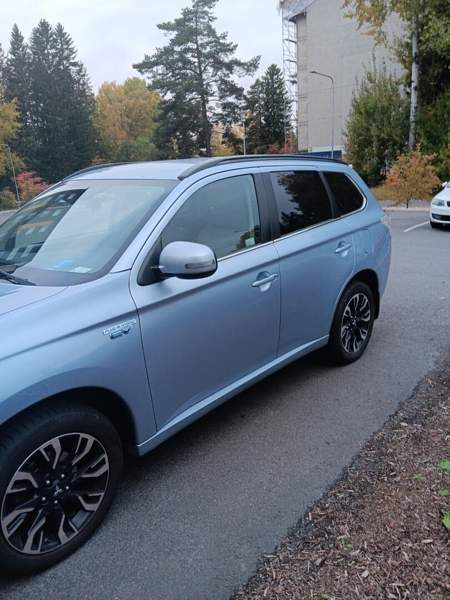 Mitsubishi Outlander PHEV Pirkkala - valokuva 2