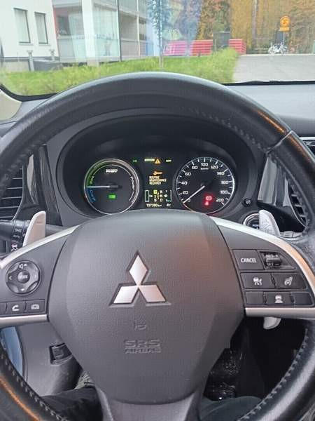 Mitsubishi Outlander PHEV Pirkkala - valokuva 6