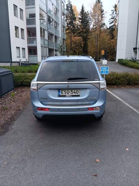 Mitsubishi Outlander PHEV Pirkkala - valokuva 3