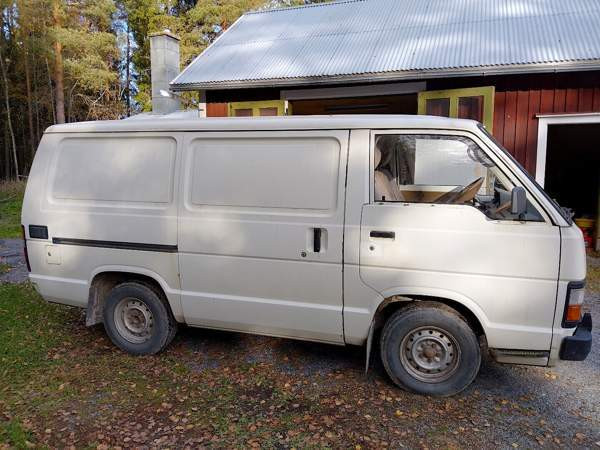 Toyota Hiace Mustasaari - valokuva 2