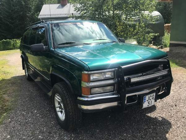 Chevrolet Suburban Hämeenlinna - valokuva 1