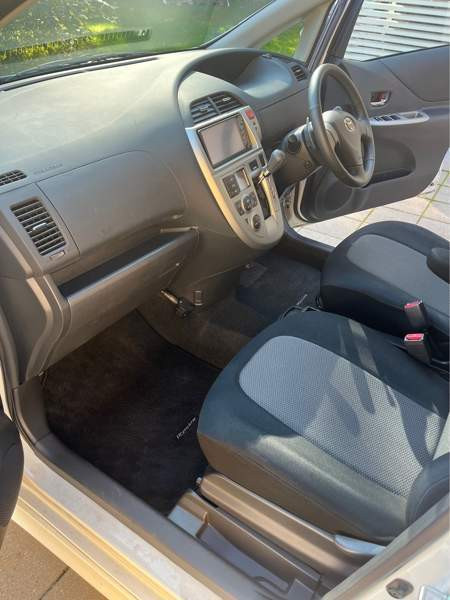 Toyota Ractis Рахе - изображение 5